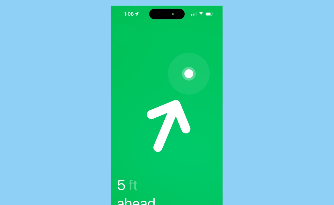 আইফোনে অ্যাপলের AirTag খোঁজার স্ক্রিন।